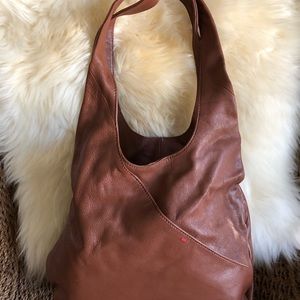 ED-Ellen Degeneres leather slouchy shoulder bag.